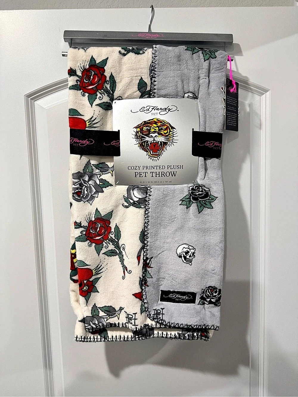 Ed Hardy Cozy Printed Plush Pet Throw Floral Gray & Cream NWT
